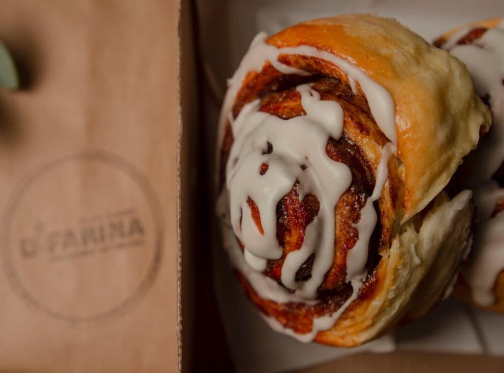 cinnamon roll para colorear