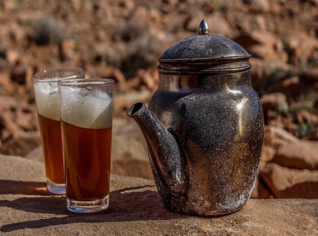 fond d'écran baki noir et blanc